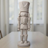 Nussknacker Figur im Dekoarrangement