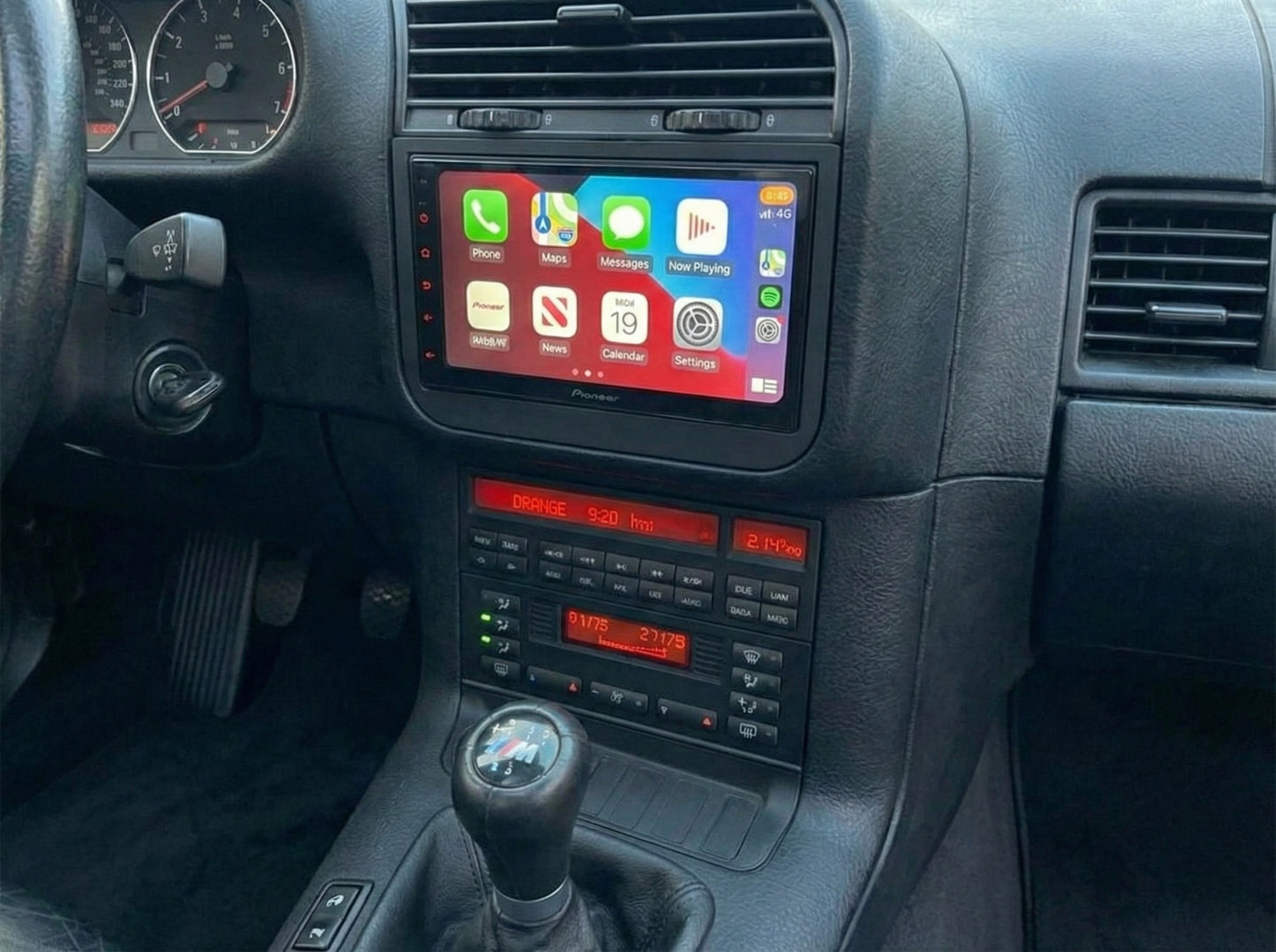 BMW E36 double-DIN center console